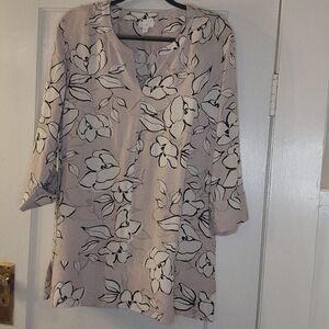 J.Jill Top, Tunic, Tan w/Black outlined Cream Floral, Womens, Large.
